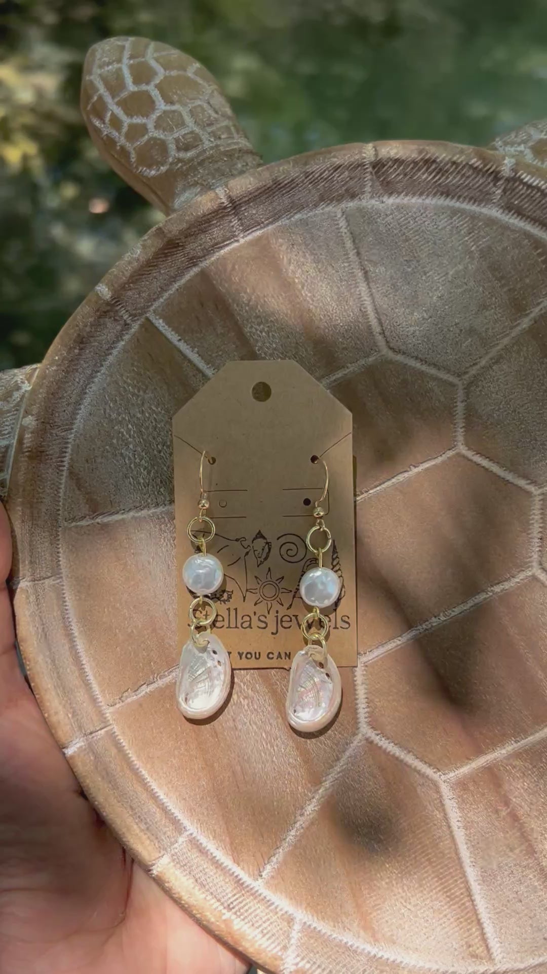 Abalone pearl earrings (gold)